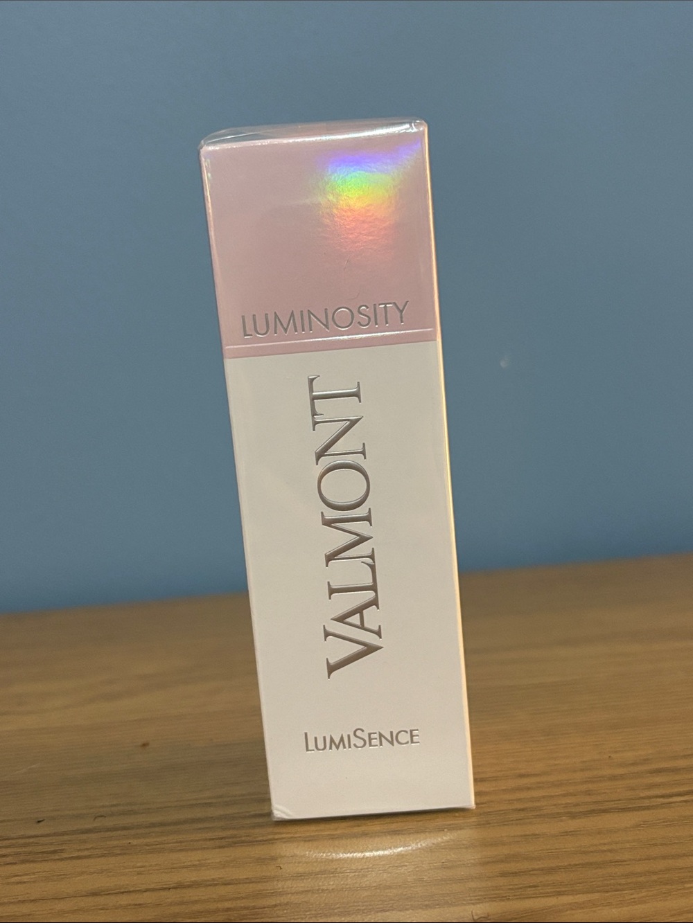 Valmont LumiSence Brightening Serum - Pink and White
